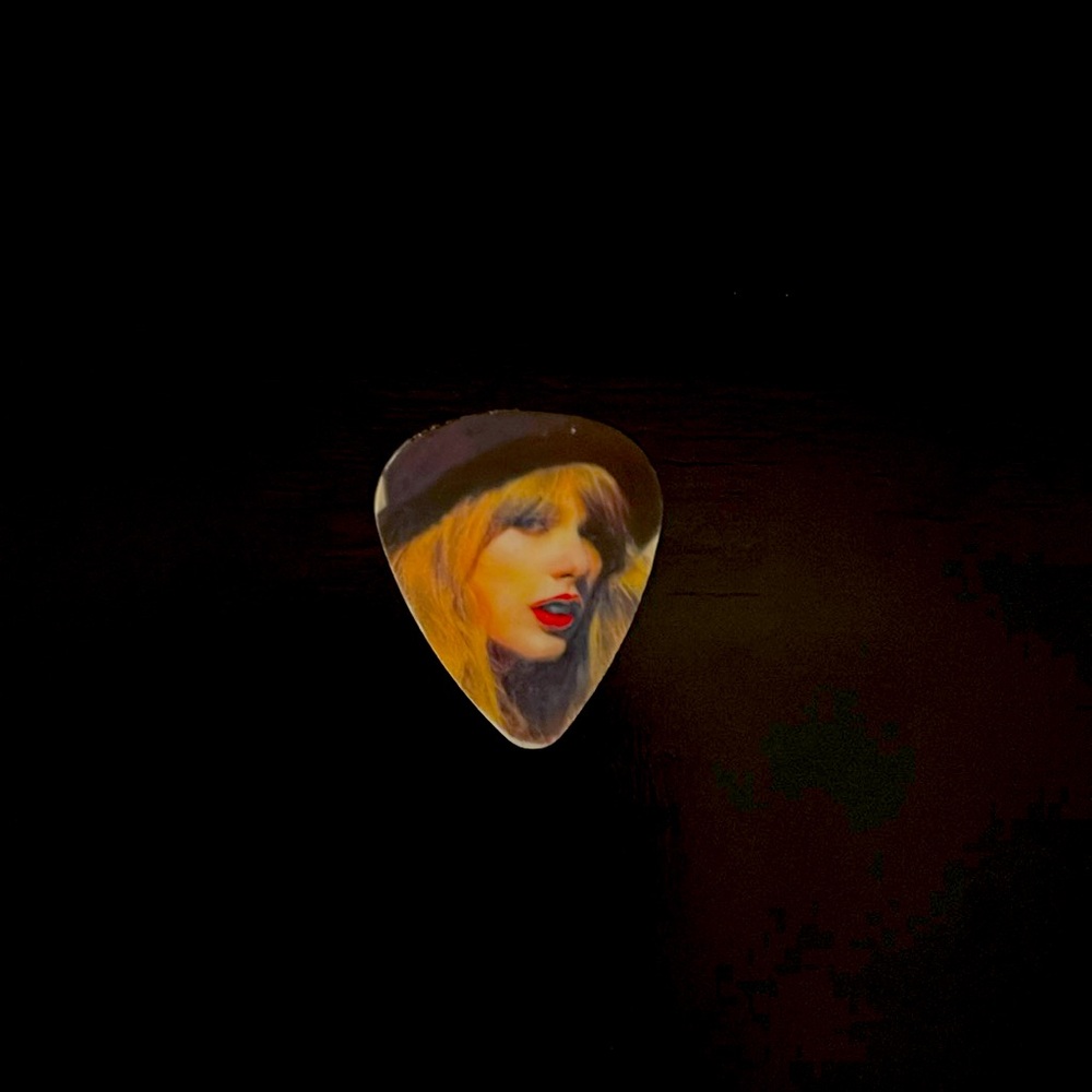 Very Rare Official Taylor Swift RedTour Guitar Pick
